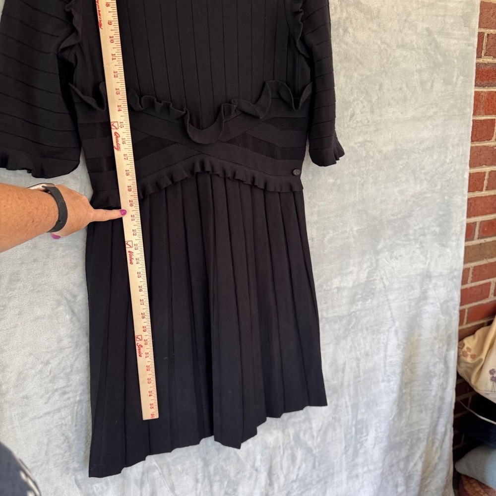 Chanel Black Ruffle Ribbed Knit Wool Dress P39232K02765 FR 46 US 12 - Picture 5 of 8